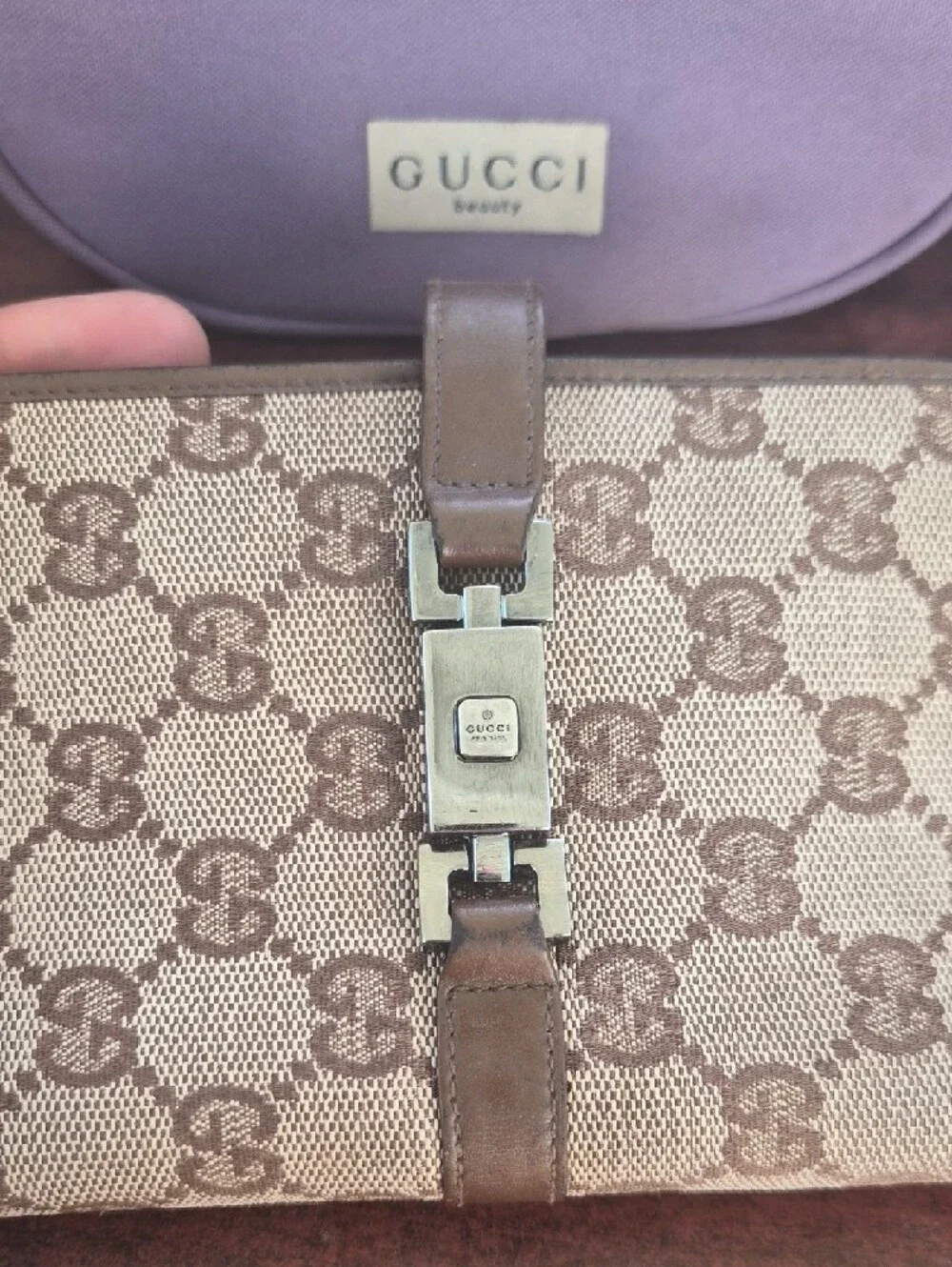 Bundle Gucci Wallet And Make Up Bag For Only $95 - Picture 9 of 16